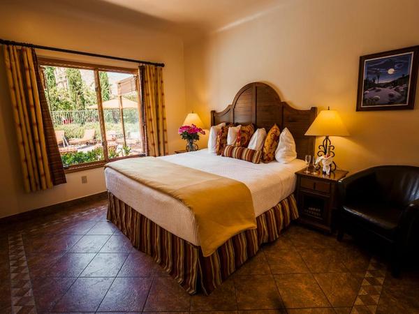 El Mirasol Suite Bedroom